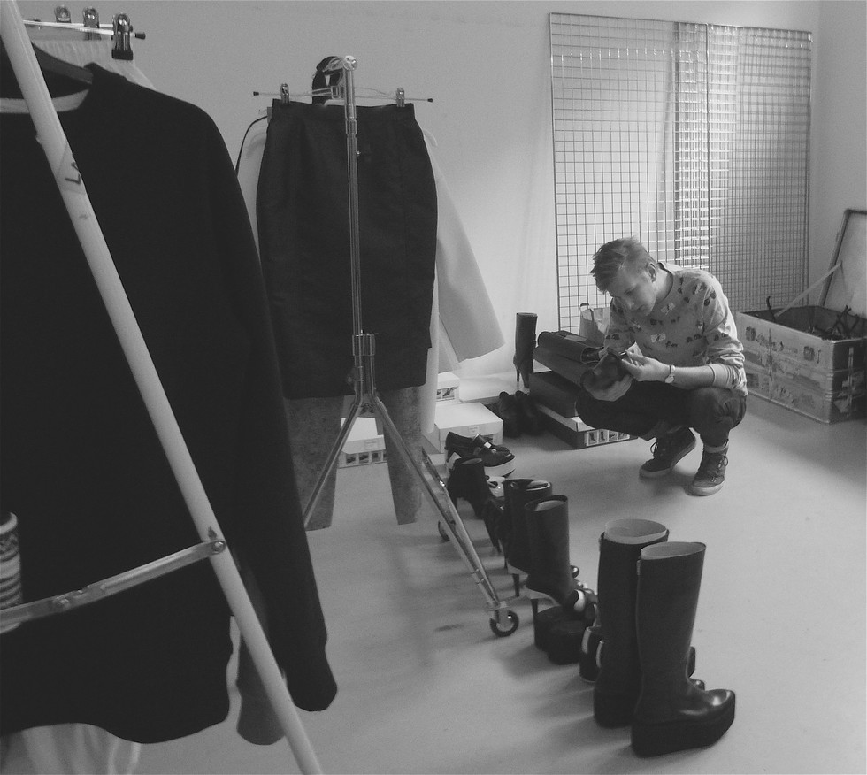 Thomas is having a look a the goods Thomas
